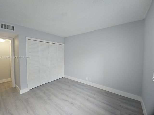 177 Lakeview Dr 103, Weston, FL 33326