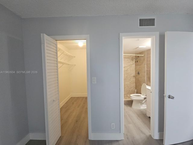 177 Lakeview Dr 103, Weston, FL 33326