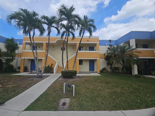 177 Lakeview Dr 103, Weston, FL 33326