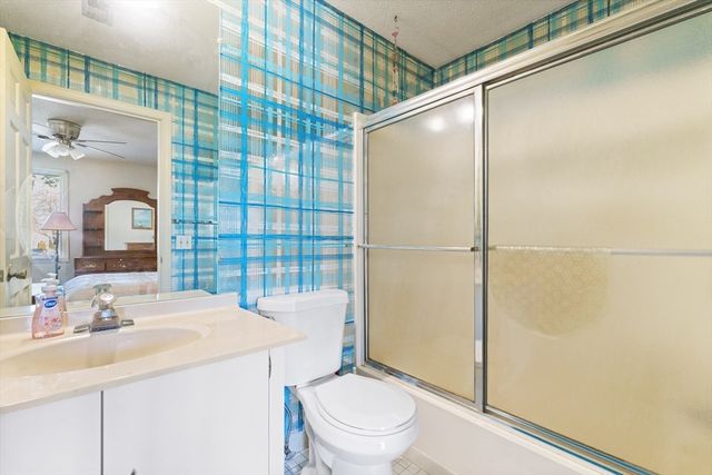 93 Forest Glade 93, Falmouth, MA 02536