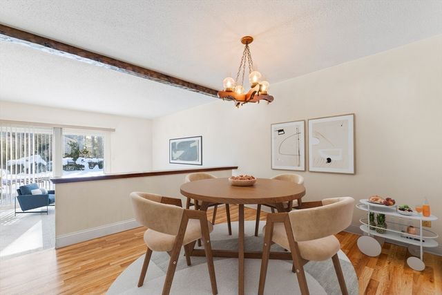 93 Forest Glade 93, Falmouth, MA 02536