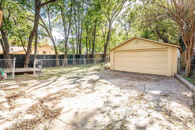 7326 CASA LOMA Avenue, Dallas, TX 75214