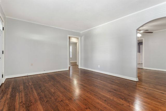 7326 CASA LOMA Avenue, Dallas, TX 75214