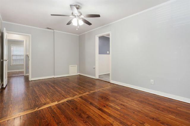 7326 CASA LOMA Avenue, Dallas, TX 75214