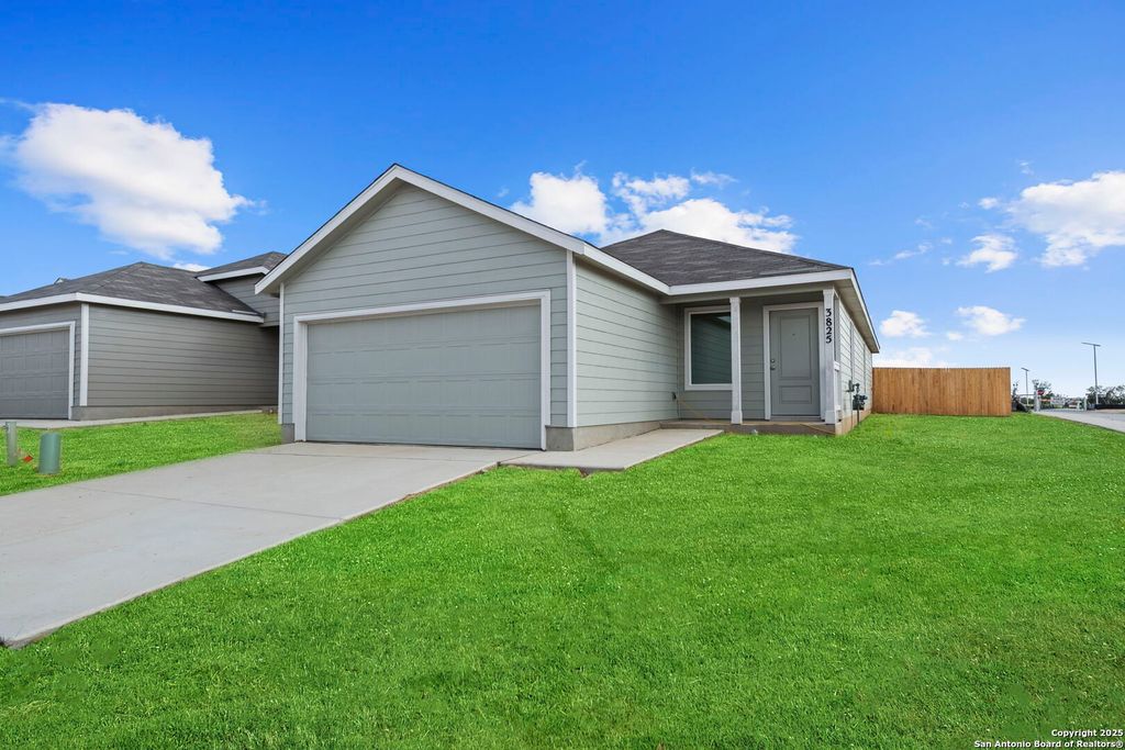 3825 Swift Fox Rd, New Braunfels, TX 78130