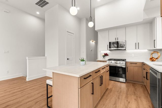 6619 Avenue Q B, Houston, TX 77011