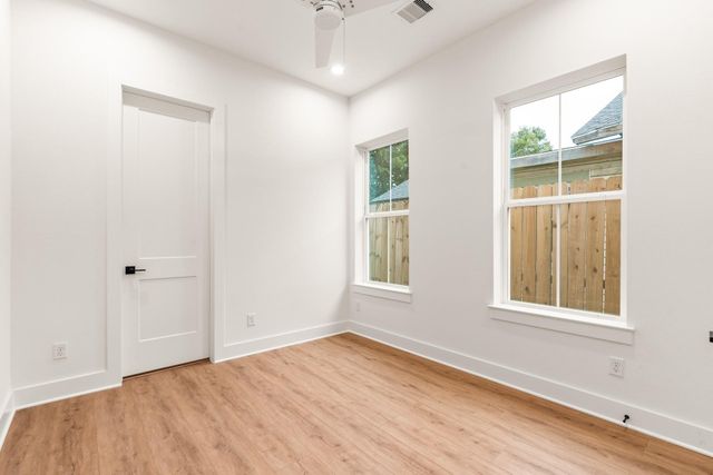 6619 Avenue Q B, Houston, TX 77011
