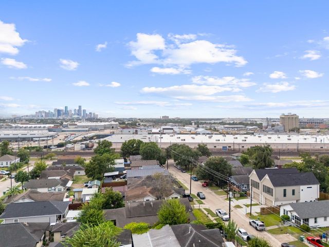 6619 Avenue Q B, Houston, TX 77011