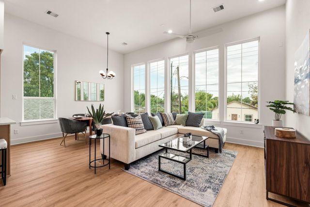 6619 Avenue Q B, Houston, TX 77011