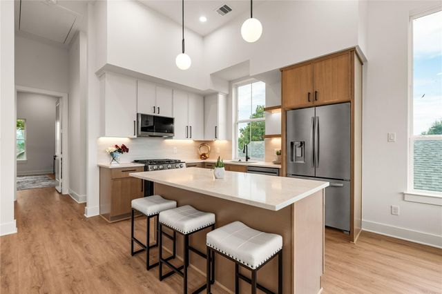 6619 Avenue Q B, Houston, TX 77011