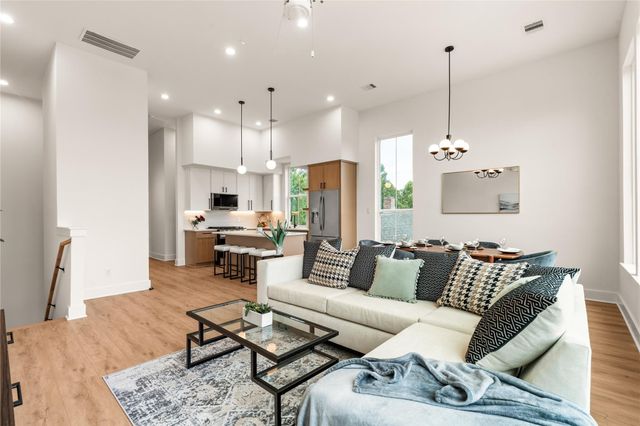 6619 Avenue Q B, Houston, TX 77011