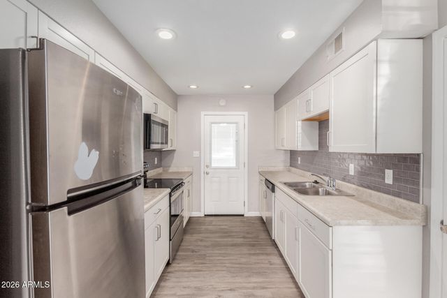 4530 E CAMINO Circle 1, Mesa, AZ 85205