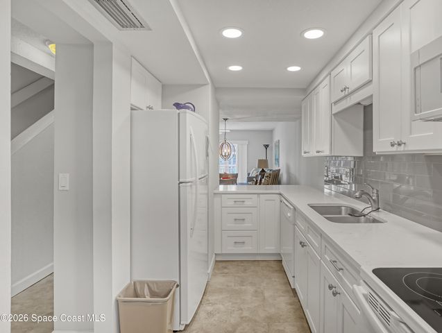 170 Paradise Boulevard 17014, Indialantic, FL 32903