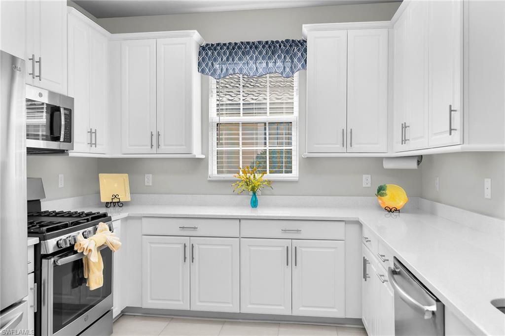 8111 Calle Canovas ST, NAPLES, FL 34114 — photo 4
