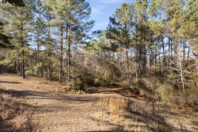 144 Corinth Rd., Petal, MS 39465