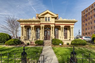 1028 N Delaware Street, Indianapolis, IN 46202