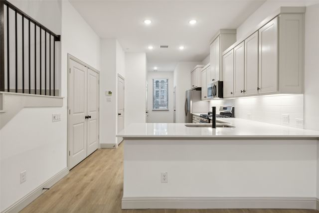 7135 Buchanan Drive, Grand Prairie, TX 75054