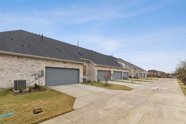7135 Buchanan Drive, Grand Prairie, TX 75054