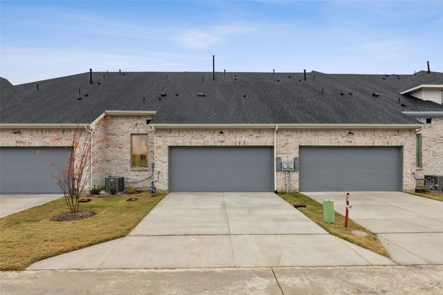 7135 Buchanan Drive, Grand Prairie, TX 75054