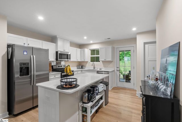 913 Leyburn Lane, Greenville, SC 29617