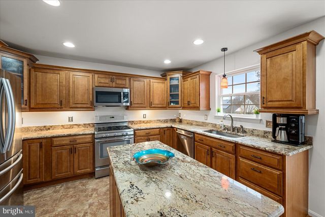 28 BASALT DR, Fredericksburg, VA 22406