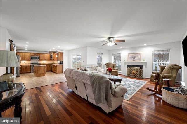 28 BASALT DR, Fredericksburg, VA 22406