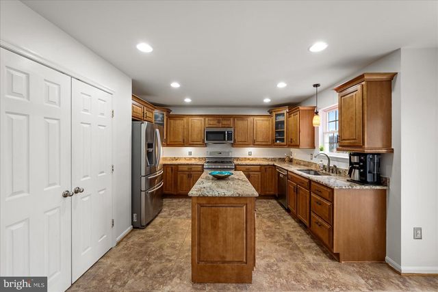 28 BASALT DR, Fredericksburg, VA 22406