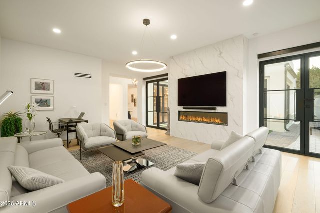 2737 E ARIZONA BILTMORE Circle 3, Phoenix, AZ 85016