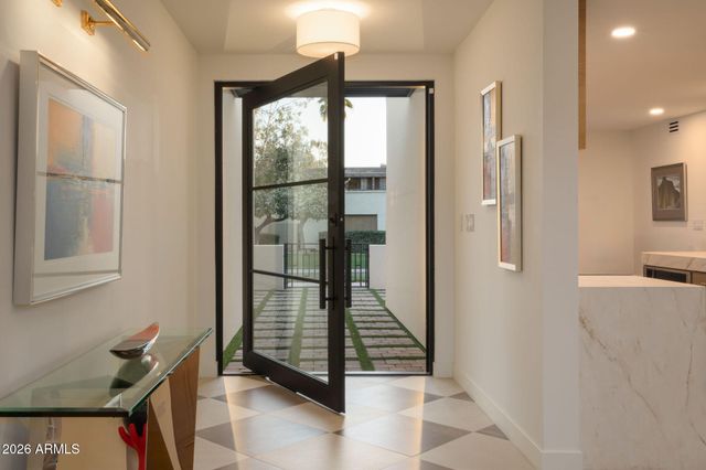 2737 E ARIZONA BILTMORE Circle 3, Phoenix, AZ 85016