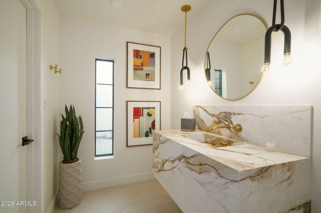 2737 E ARIZONA BILTMORE Circle 3, Phoenix, AZ 85016