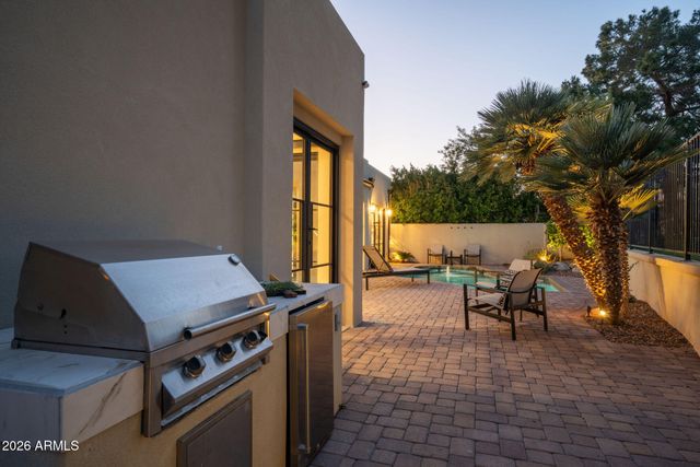 2737 E ARIZONA BILTMORE Circle 3, Phoenix, AZ 85016