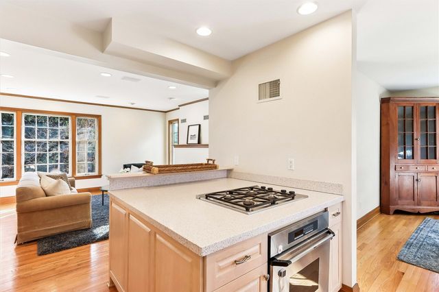 420 Lexington Ave, Iowa City, IA 52246