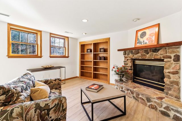 420 Lexington Ave, Iowa City, IA 52246