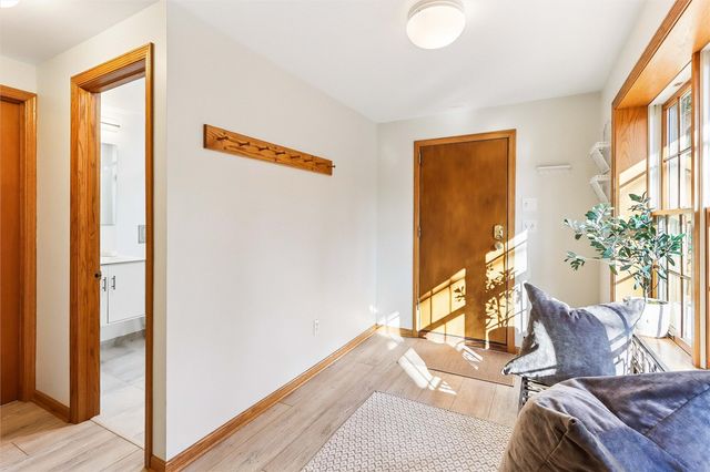 420 Lexington Ave, Iowa City, IA 52246