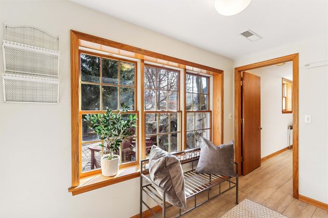 420 Lexington Ave, Iowa City, IA 52246