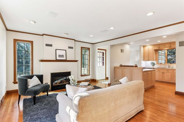 420 Lexington Ave, Iowa City, IA 52246