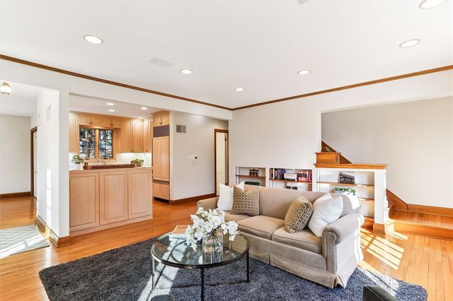 420 Lexington Ave, Iowa City, IA 52246