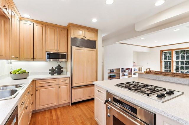 420 Lexington Ave, Iowa City, IA 52246