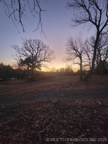 140 Gaines Creek, Canadian, OK 74425