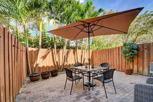 10342 Wellington Parc Drive, Wellington, FL 33449