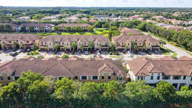 10342 Wellington Parc Drive, Wellington, FL 33449