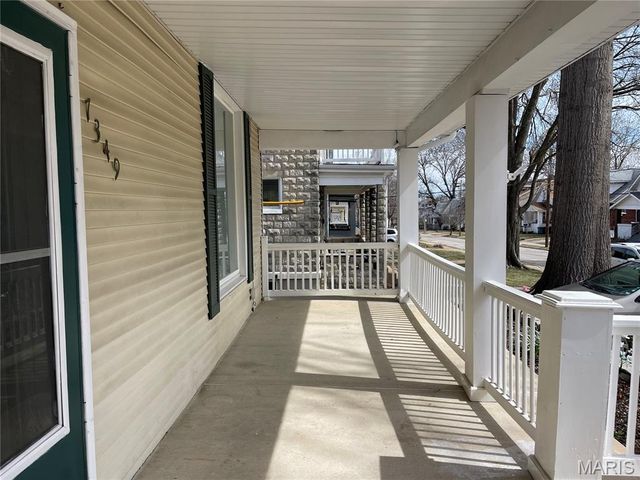 7349 Elm Avenue, St Louis, MO 63143