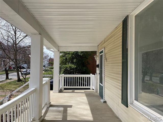 7349 Elm Avenue, St Louis, MO 63143