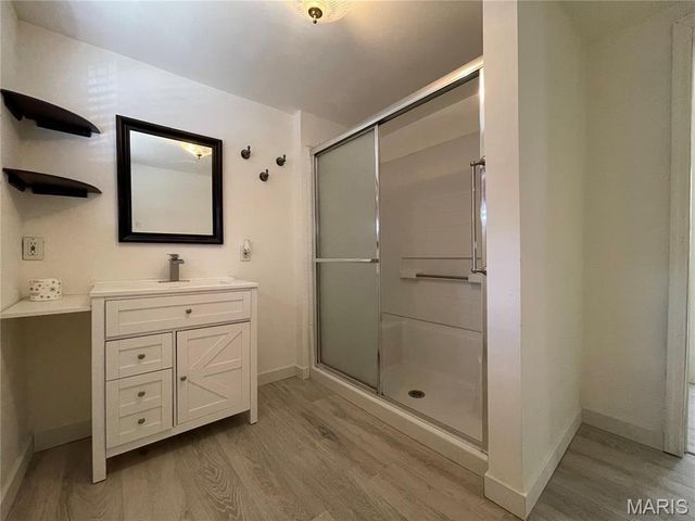 7349 Elm Avenue, St Louis, MO 63143