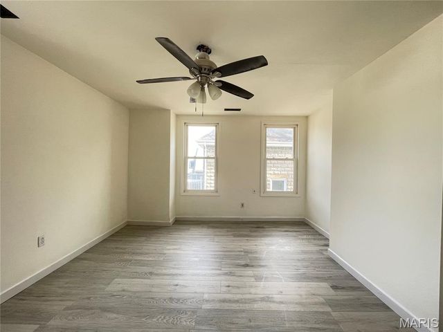 7349 Elm Avenue, St Louis, MO 63143