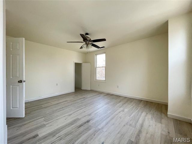 7349 Elm Avenue, St Louis, MO 63143