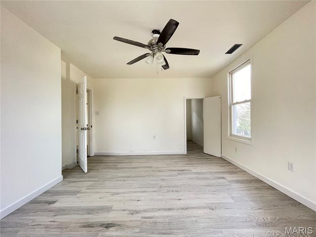 7349 Elm Avenue, St Louis, MO 63143