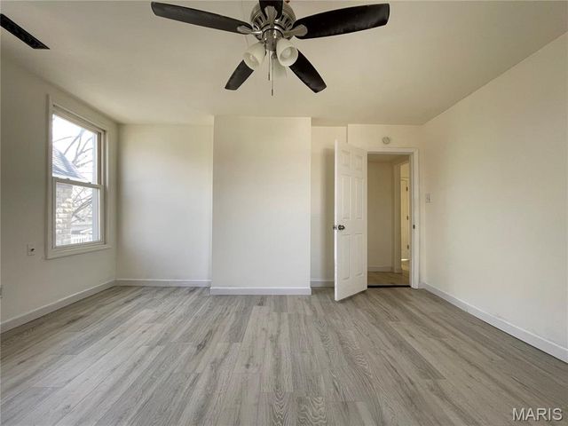 7349 Elm Avenue, St Louis, MO 63143