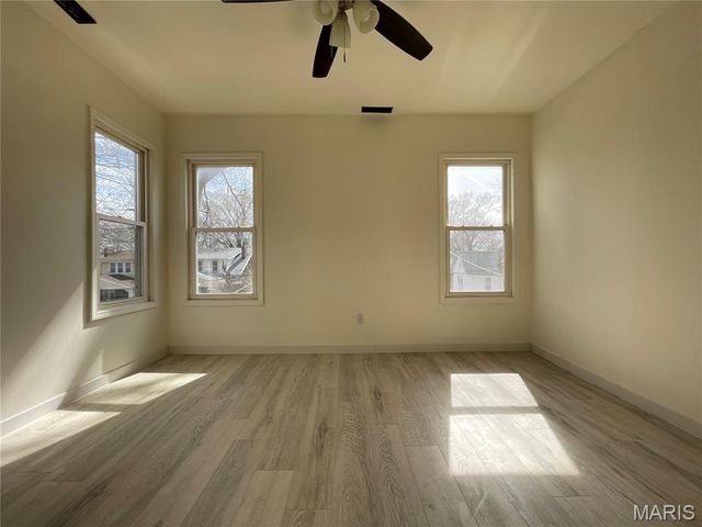 7349 Elm Avenue, St Louis, MO 63143