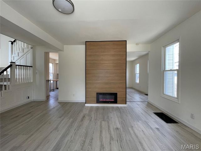 7349 Elm Avenue, St Louis, MO 63143